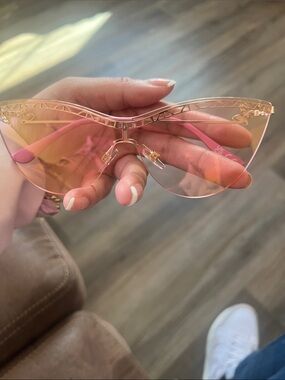 ✨ PINK GLINDA / WICKED-INSPIRED STATEMENT SUNGLASSES ✨💖